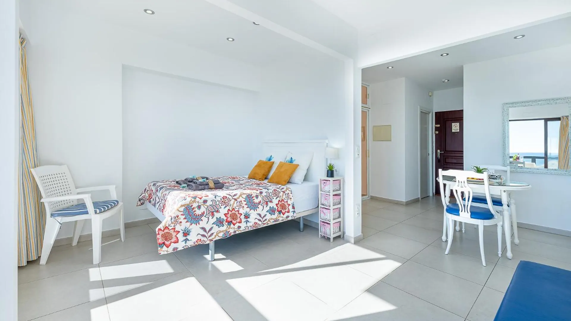 Apartment 797 Holiday Rentals - Apartamento En Aloha Con Vista Al Mar Benalmadena