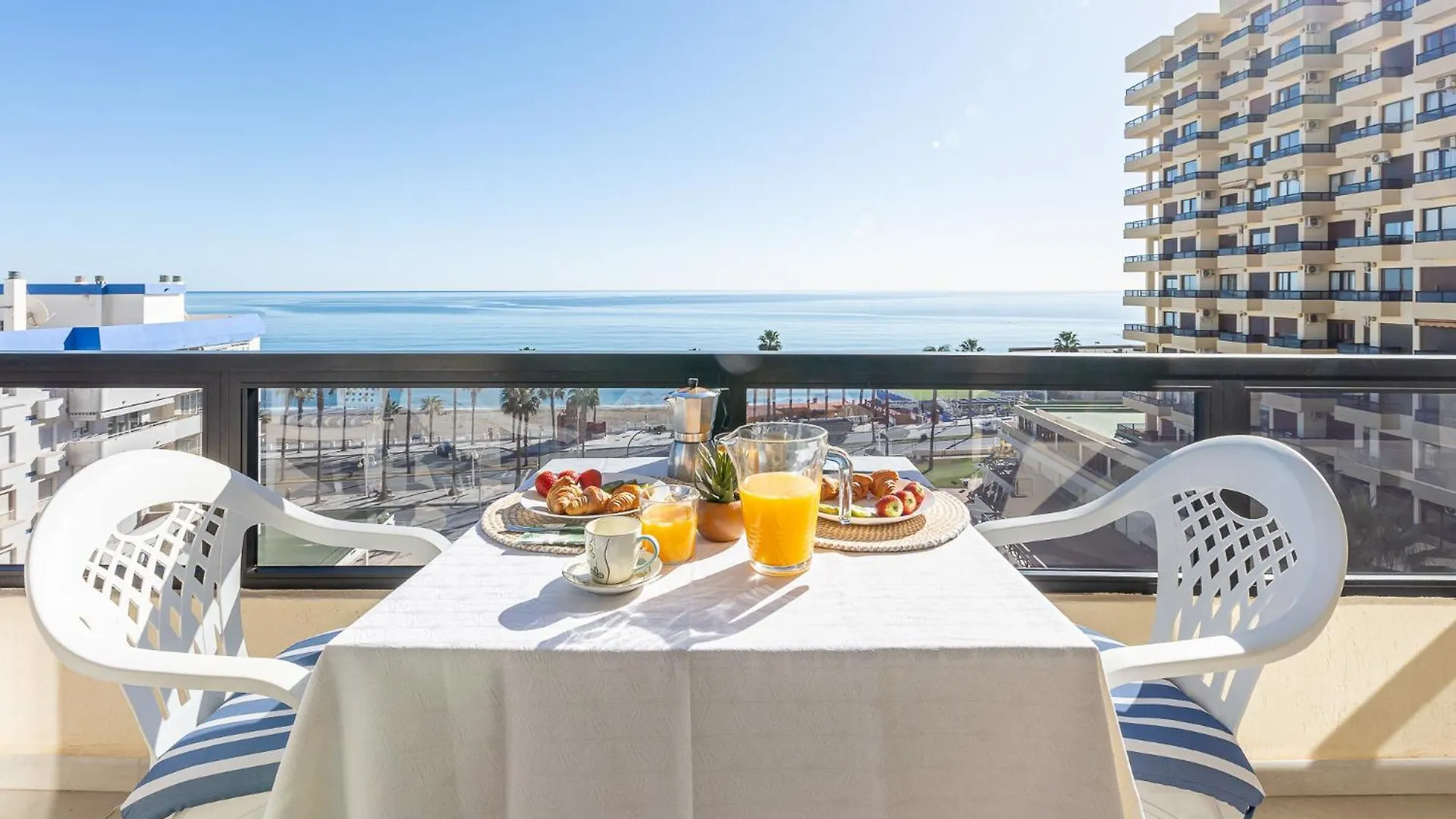 797 Holiday Rentals - Apartamento En Aloha Con Vista Al Mar Benalmádena